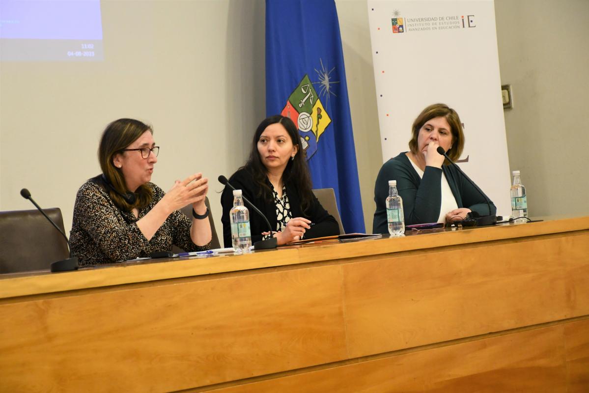 Michele Simons, Beatriz Fernández, Rebekah Grace