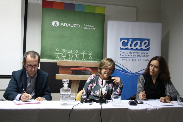 Percy Bedwell, Encargado de Investigación en Fundación Educacional Arauco.
Loreto Fontaine, Jefa de la Unidad de Currículum y Evaluación del Ministerio de Educación.
Carmen Sotomayor, Investigadora Asociada CIAE.